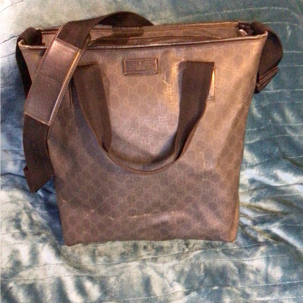 GUCCI
GG Supreme Vertical Tote